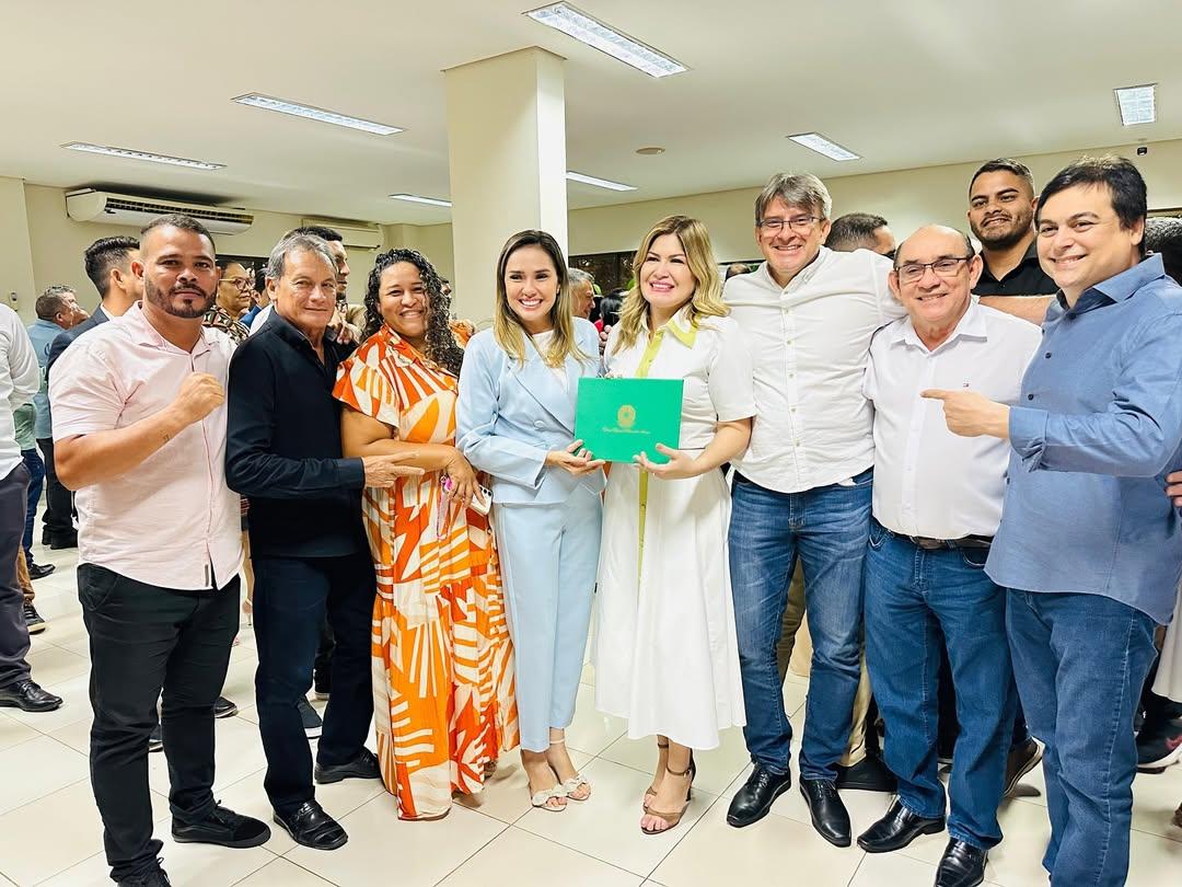Prefeito Júnior Leite prestigia posse de Aline Gurgel e reforça parceria em prol de Pracuúba