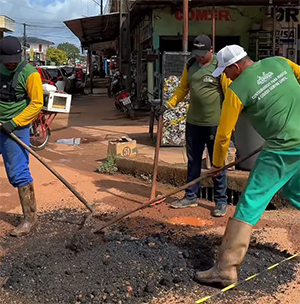 Prefeitura de Oiapoque conclui operação tapa-buraco na rua Joaquim Caetano da Silva