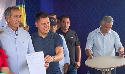 Vice-prefeito Naaliel Castelo celebra entrega de carretas agrícolas como avanço para a agricultura familiar