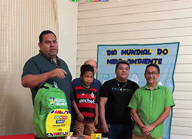 Educação com dignidade: Porto Grande entrega kits escolares na zona rural