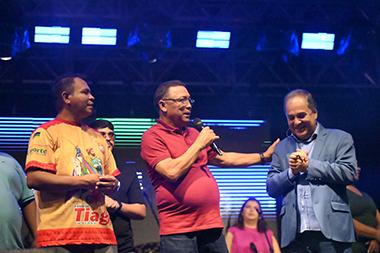 Mazagão Velho recebe show do Padre João Carlos na abertura da Festa de São Tiago