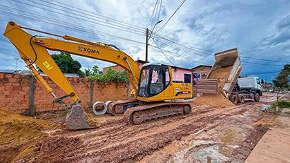 Nova etapa de urbanização: Rua Cedro recebe drenagem e avança rumo ao asfaltamento