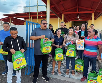 Porto Grande recebe kits escolares para alunos da rede municipal