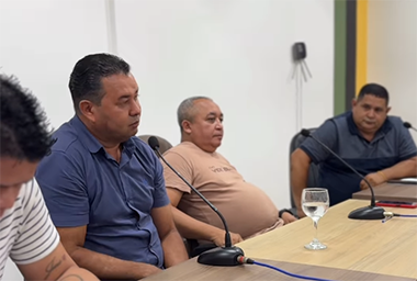 Prefeito Toinho Garimpeiro reúne vereadores para alinhar ações em Calçoene