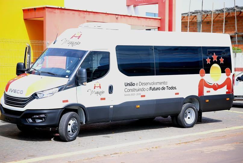 Prefeitura entrega Van adaptada para a Assistência Social