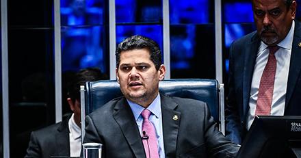 Senador Davi reage à tarifa de 50% imposta pelos EUA