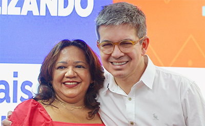 Senador Randolfe celebra mais 30 servidores públicos federais aprovados na transposição