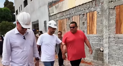 Governador Clécio e prefeito Elielson visitam obra do novo Hospital Regional de Porto Grande