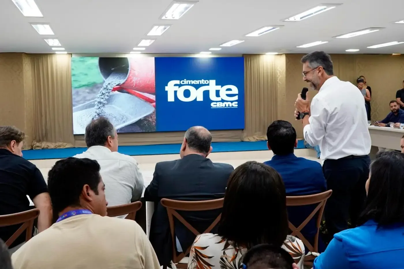 Governador Clécio Luís anuncia primeira fábrica de cimento no Amapá e destaca avanço com bases sólidas