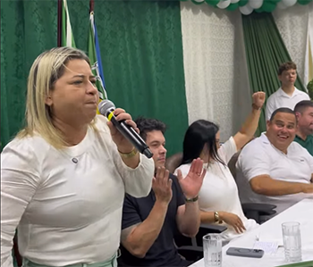 Prefeita Paulinha Santos reforça articulação política ao marcar presença em convenção do MDB em Porto Grande