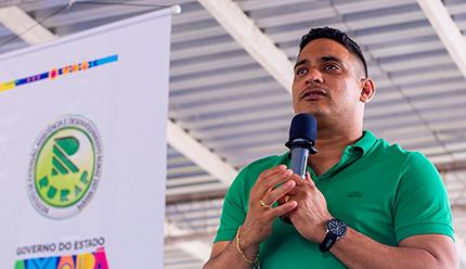 Prefeito Teddy Marcel participa da entrega de equipamentos agrícolas em Laranjal do Jari