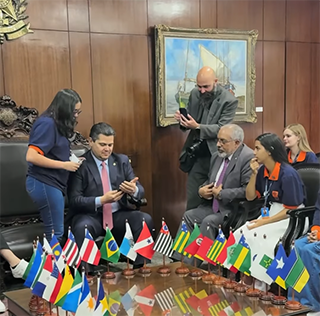 Presidente do Senado recebe Jovens Senadores em encontro marcado por emoção e inspiração