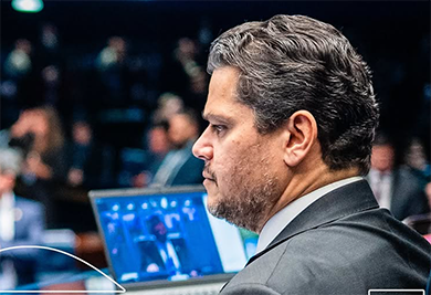 Senador Davi Alcolumbre conduz aprovação de isenção do Imposto de Renda para até dois salários mínimos