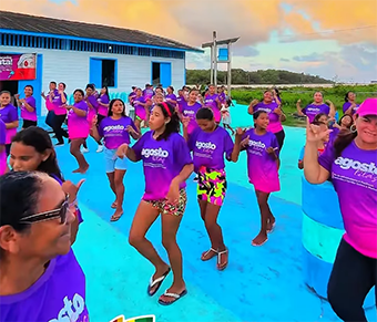 Zumba reúne moradores do Sucuriju em tarde de saúde, integração e bem-estar