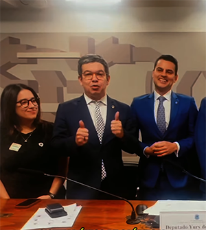 Conquista para o SUS: “Agora Tem Especialistas” avança no Congresso