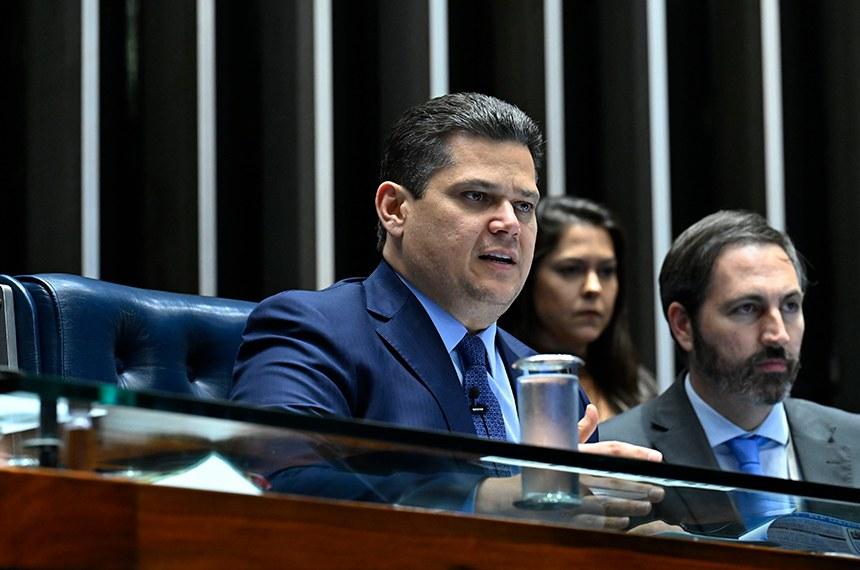 Davi manda arquivar PEC 3/2021