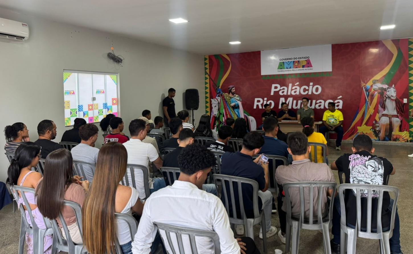 Juventude de Mazagão participa da aula inaugural de cursos profissionalizantes em Mazagão Velho