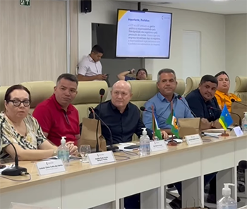 Prefeito Ary participa de reunião com TCE Amapá e prefeitos