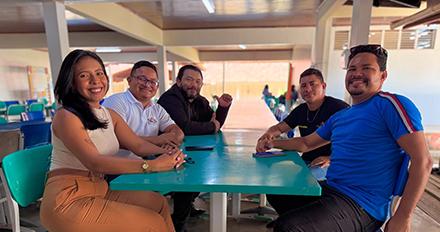 Reunião de alinhamento entre colégio e coordenadorias de Comunicação e Juventude