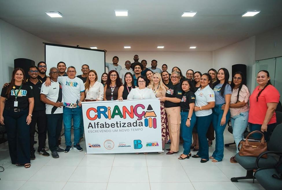 Secretaria de Educação faz alinhamento pedagógico com Programa Criança Alfabetizada