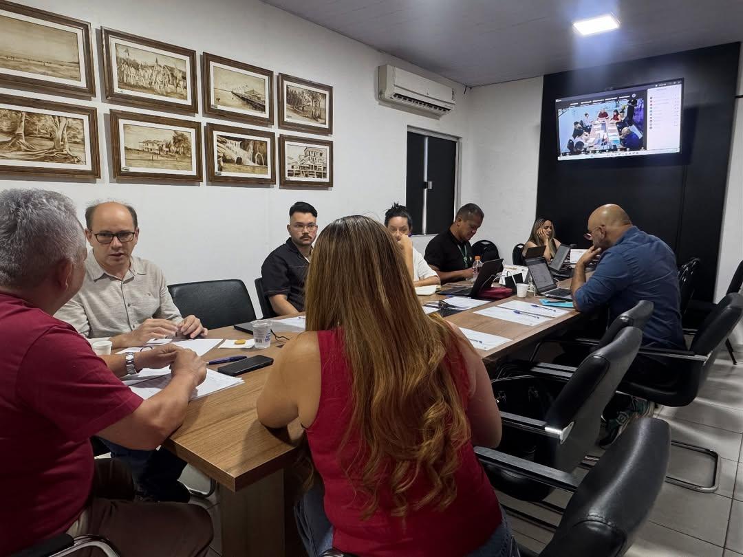 Ameap, prefeitos e Governo debatem futuro do desenvolvimento regional