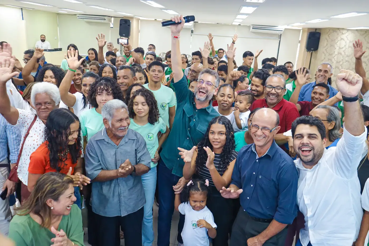 'As novas diretrizes das escolas agrícolas reconhecem o valor das instituições para as regiões rurais', diz Clécio, em encontro com líderes escolares