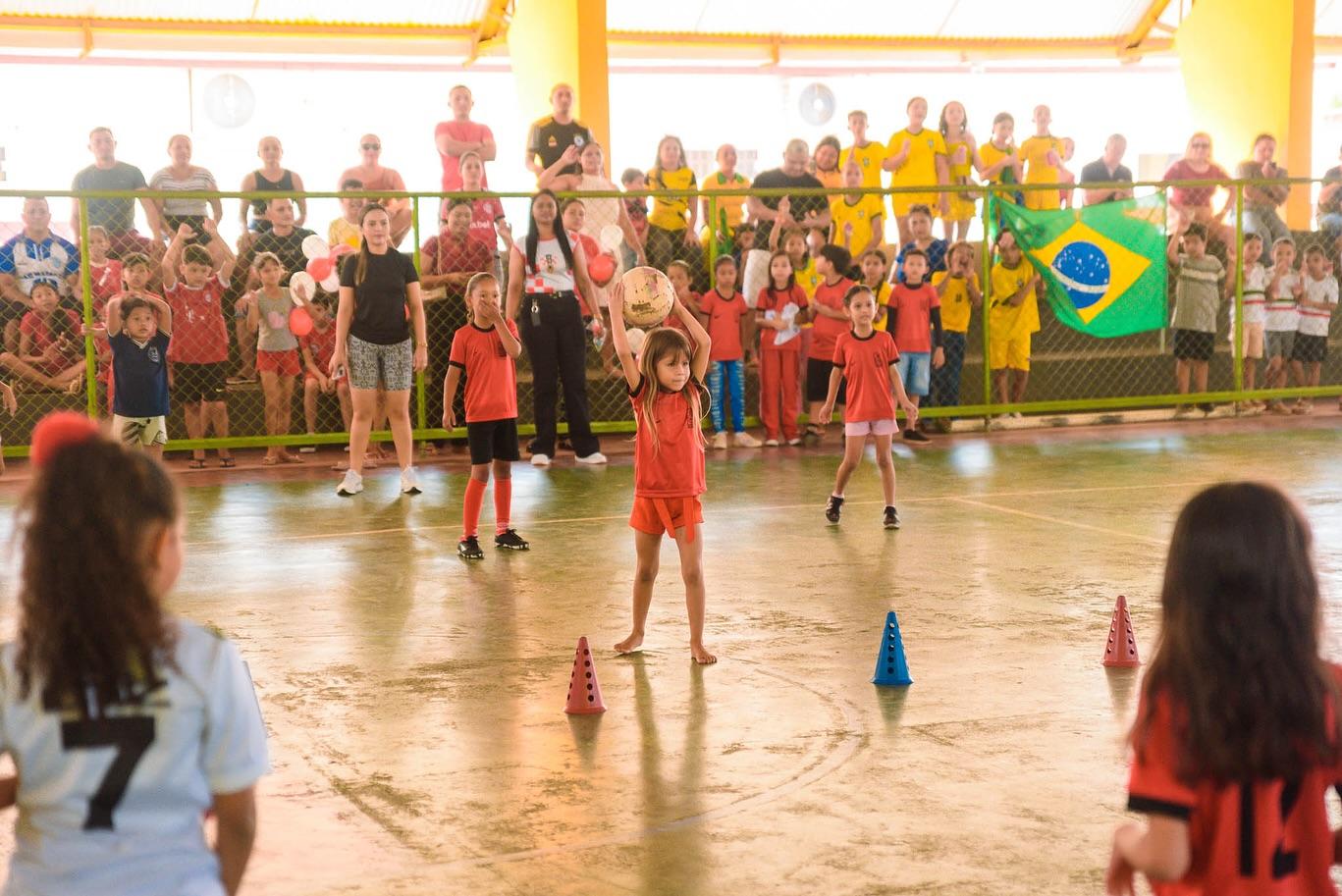 Copa Interclasse homenageia professor Edilson Campos e é sucesso na Escola Domingos Barreto