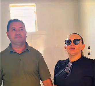 Prefeito visita terreno onde serão erguidas casas populares em Calçoene