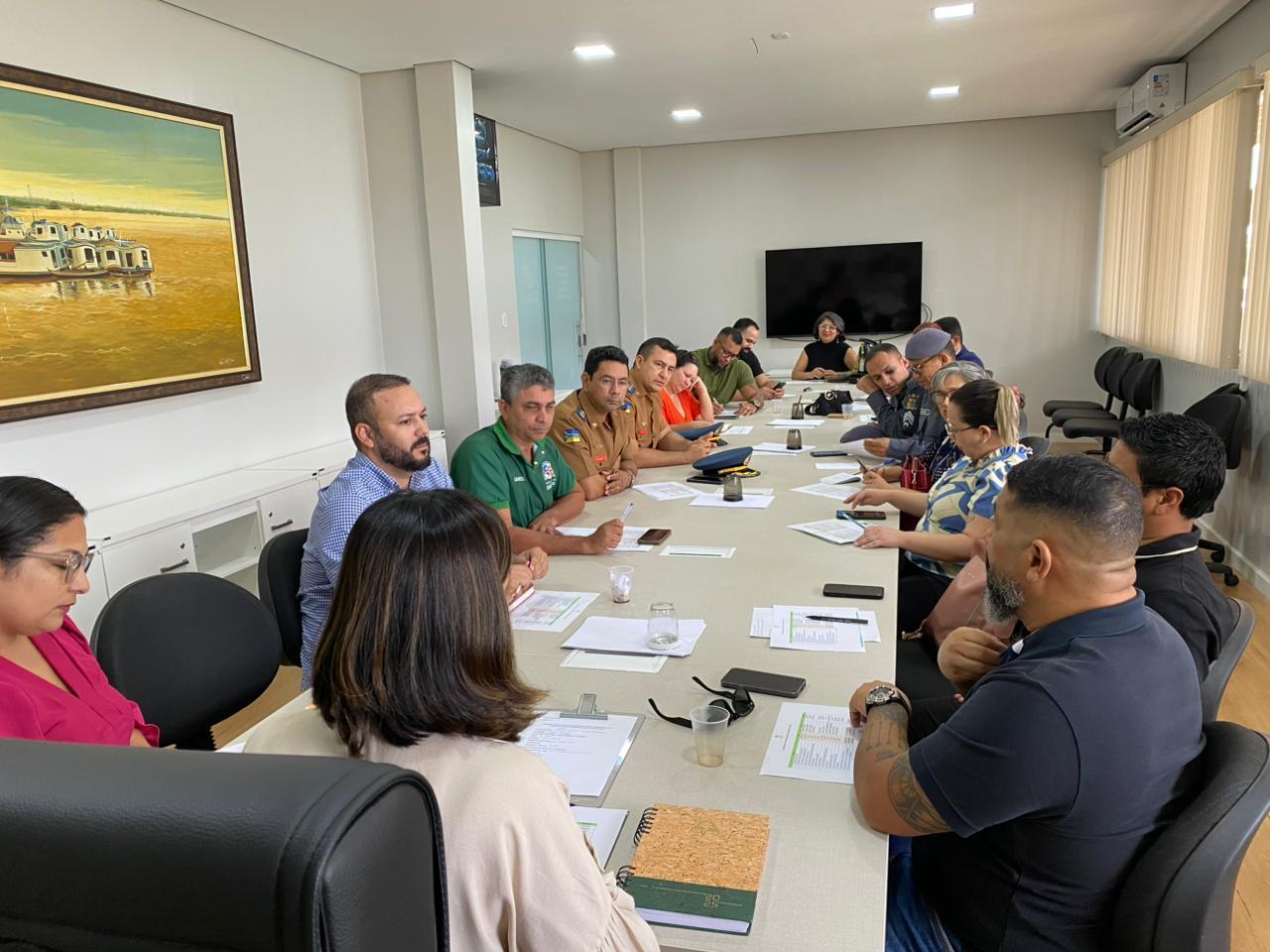 Prefeitura de Santana reúne Forças de Segurança para alinhar estratégias de atuação nos próximos grandes eventos da cidade