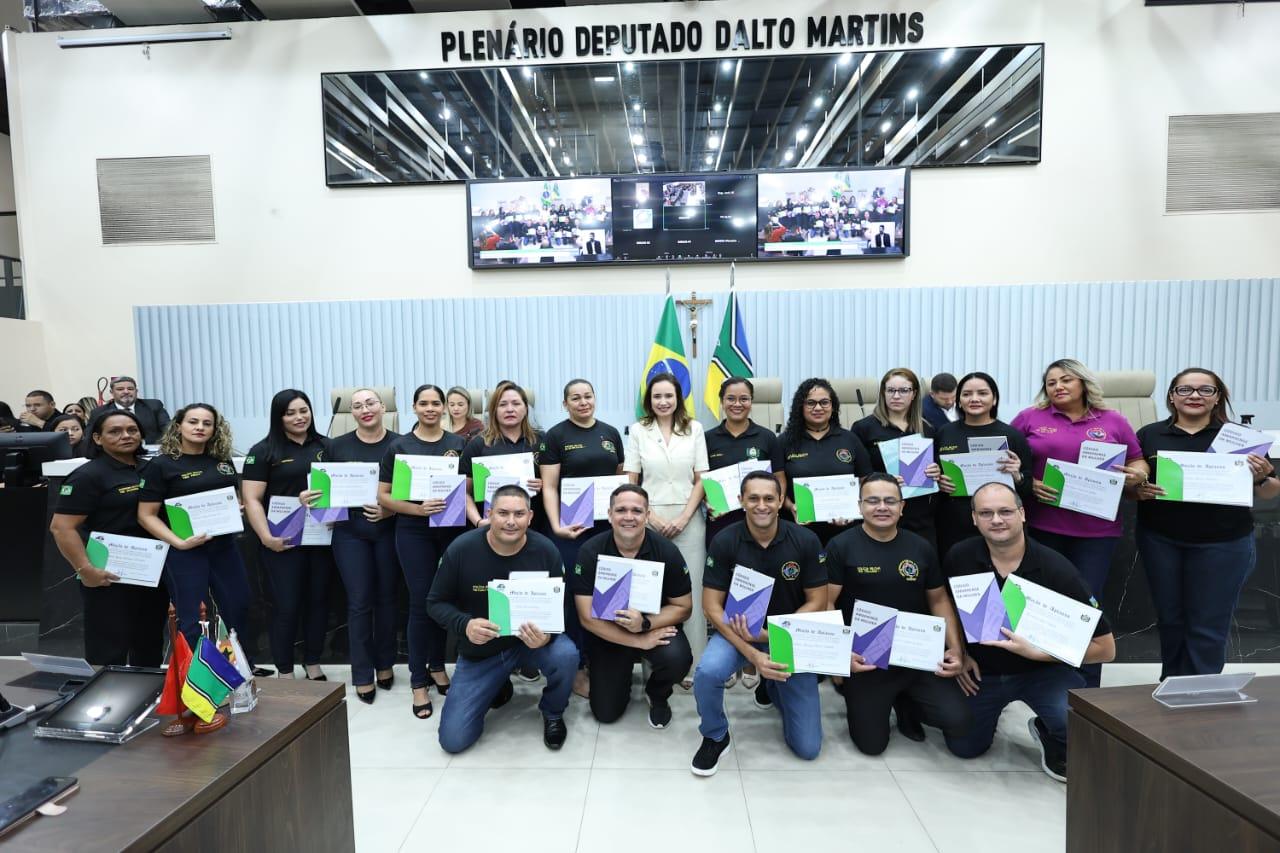 Atendentes do Box Lilás são homenageados na Assembleia Legislativa com Moção de Aplauso