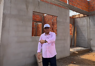 Chico Nó inspeciona obras de habitação, ginásio e centro de convenções em Mazagão