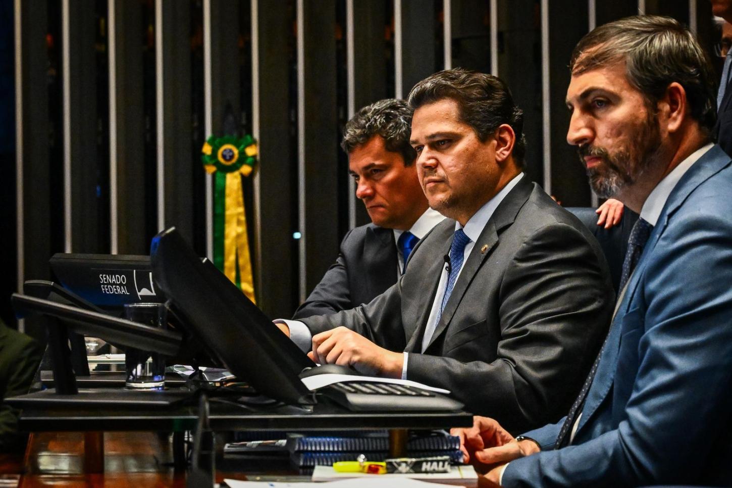 Com apoio de Davi, aposentadoria especial para agentes de saúde é aprovada no Senado
