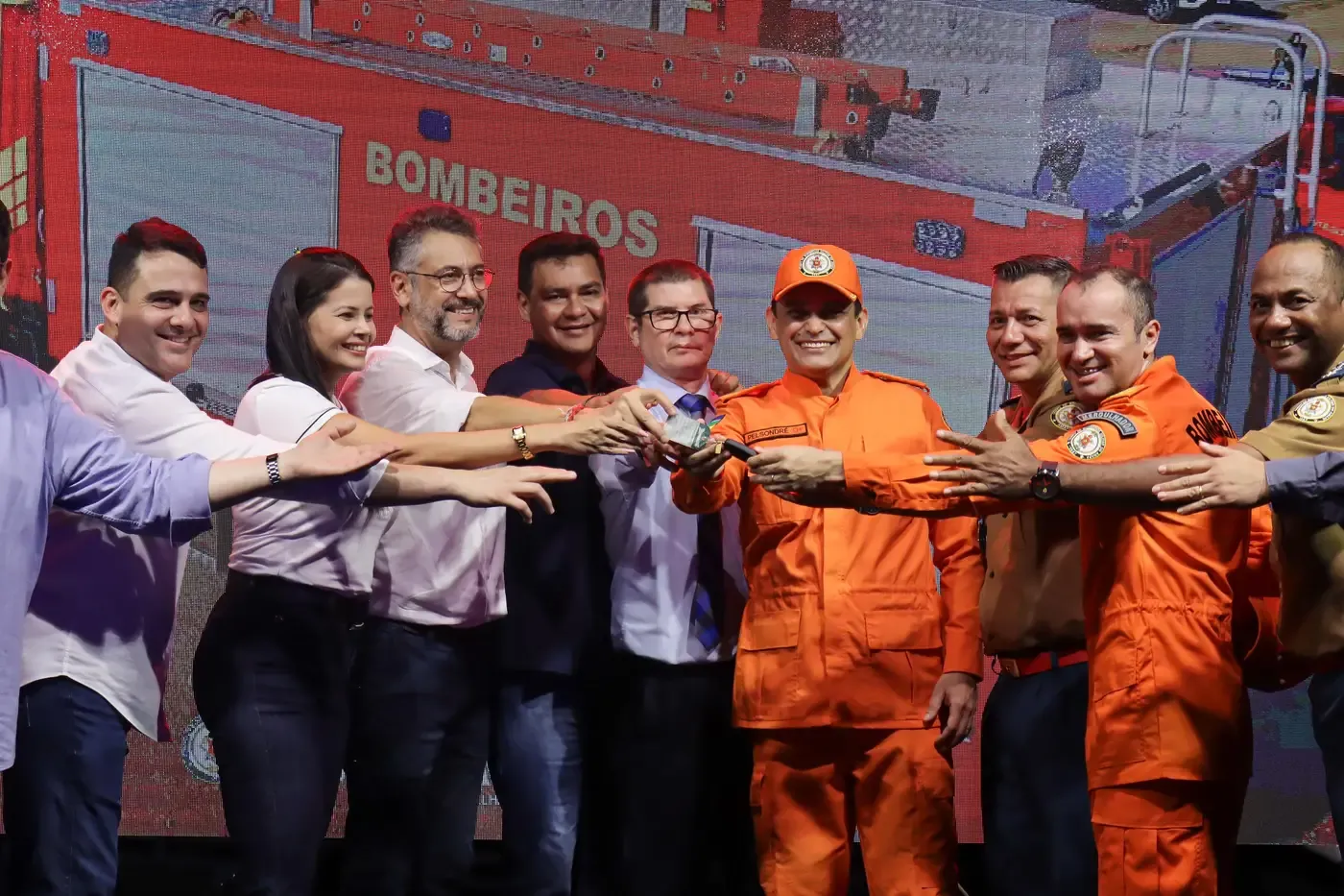 'Investimento que retorna em forma de serviços à população', destaca governador Clécio Luís na maior entrega de viaturas do Corpo de Bombeiros