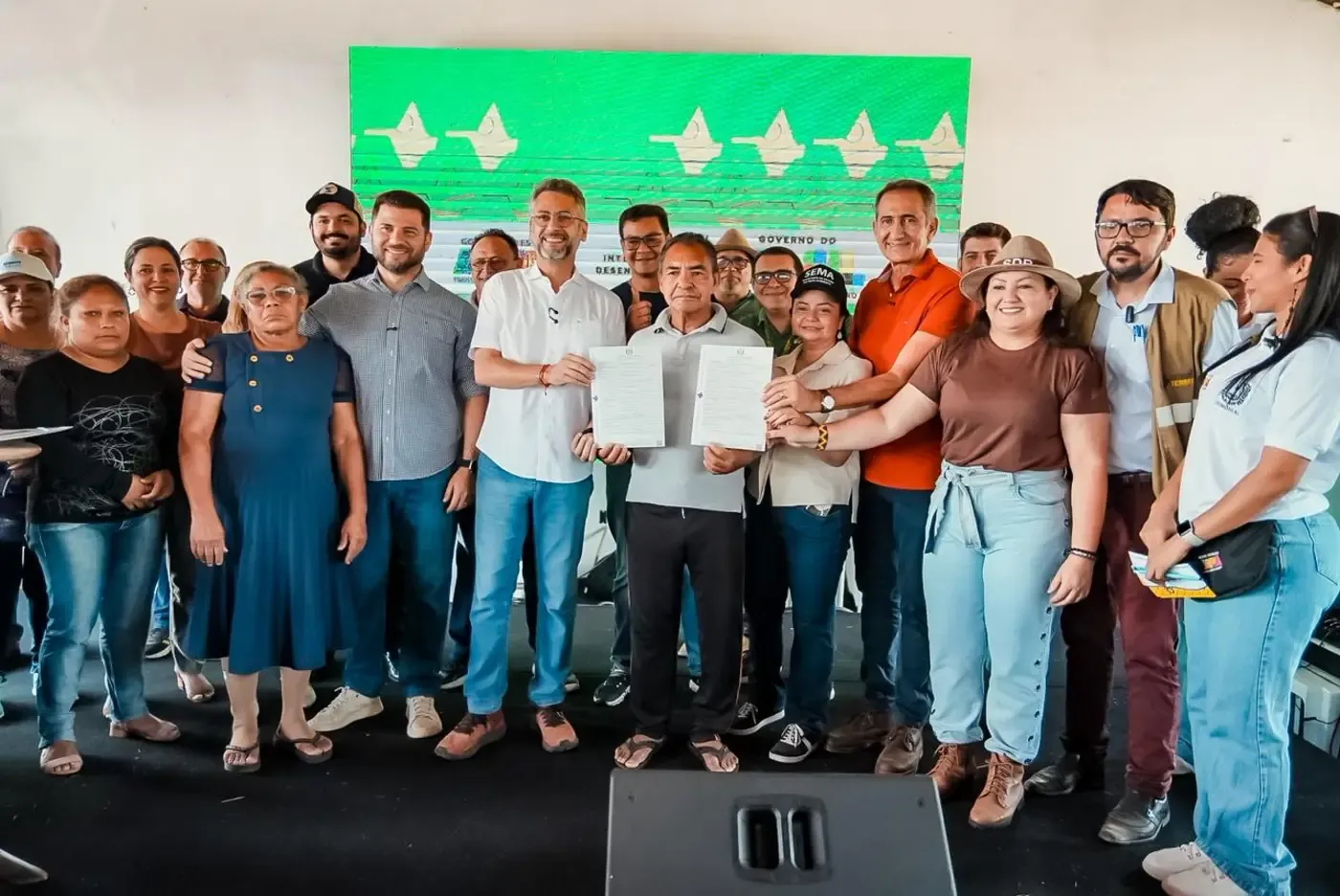 'Nosso desejo é transformar o Amapá pelas mãos dos agricultores', destaca governador Clécio Luís ao lançar programa 'Terras da Gente', em Macapá