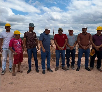 Prefeito de Vitória do Jari acompanha andamento de obras junto a vice-prefeito e vereadores