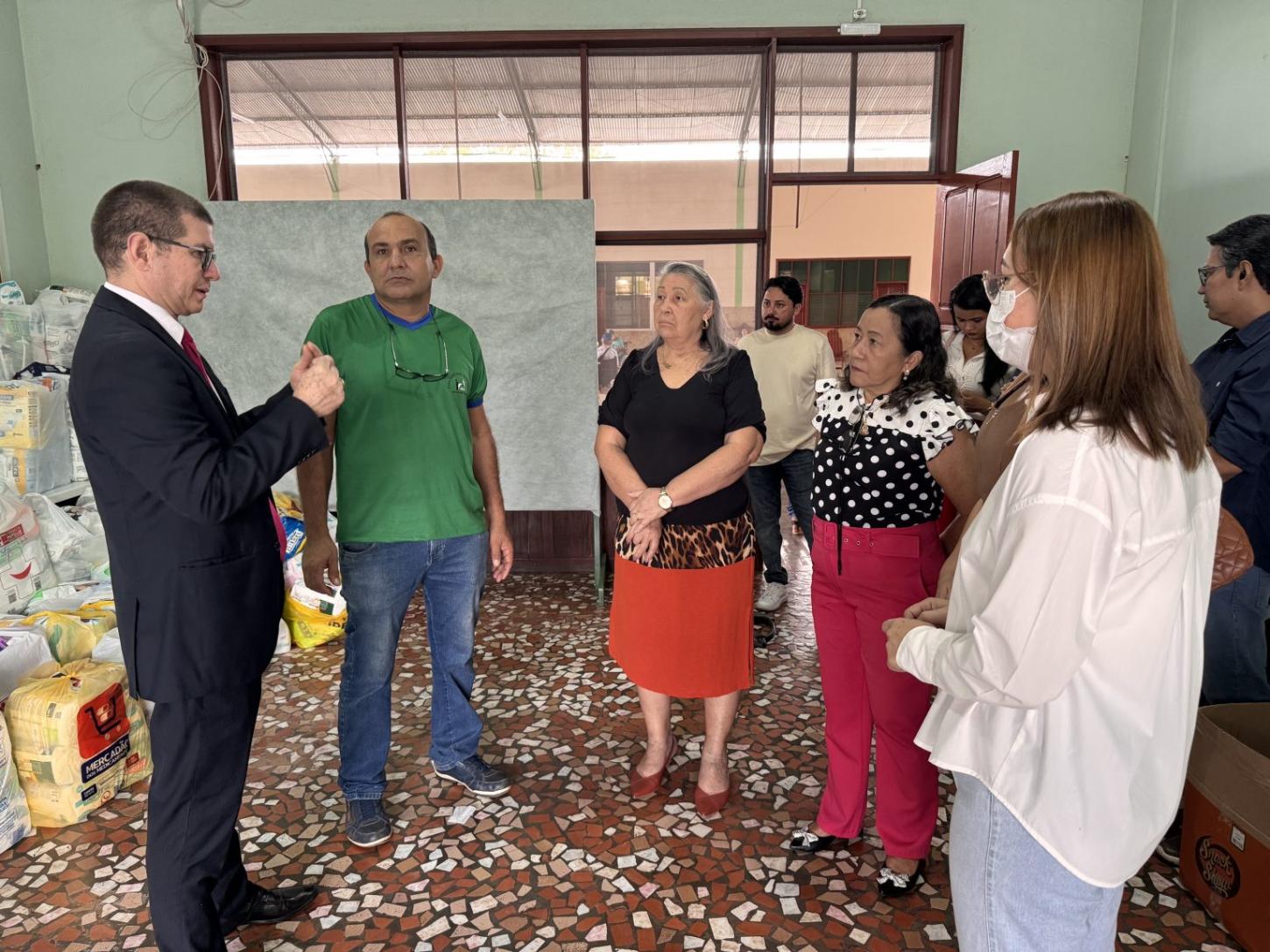 Prefeitura de Santana realiza entrega de fraldas geriátricas à Associação Padre Luigi Brusadelli