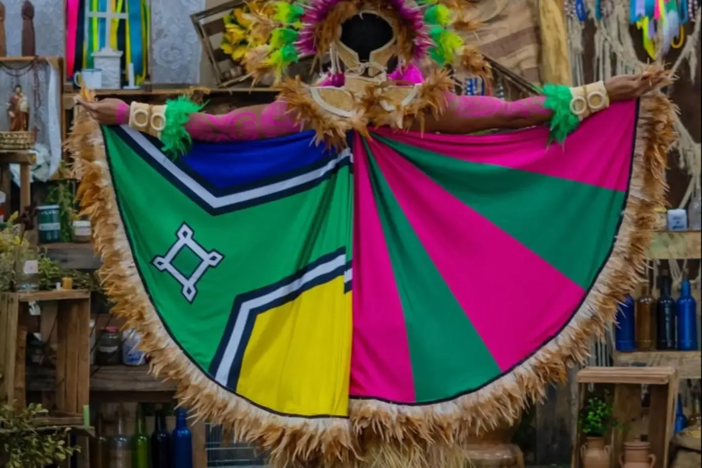Rio Carnaval e Liesa lançam samba-enredo oficial da Mangueira em homenagem ao mestre Sacaca, guardião da Amazônia negra