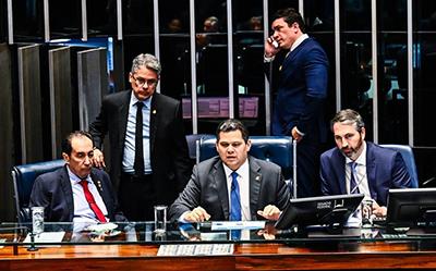 Senado aprova pacote de nomeações e avança com projeto que protege aposentados