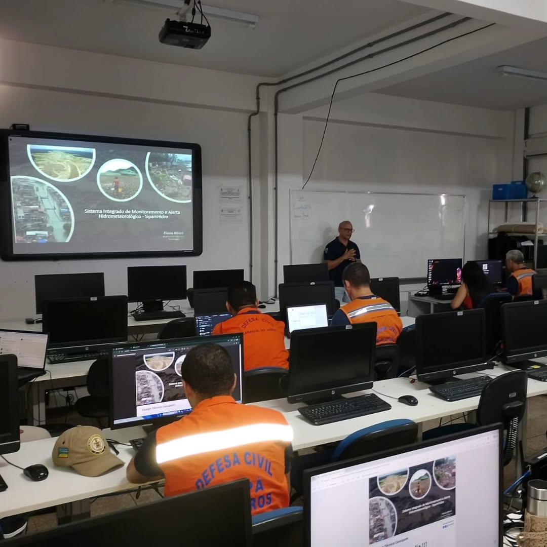Defesa Civil de Pedra Branca reforça estratégias de prevenção com capacitação sobre ferramenta digital contra desastres hídricos