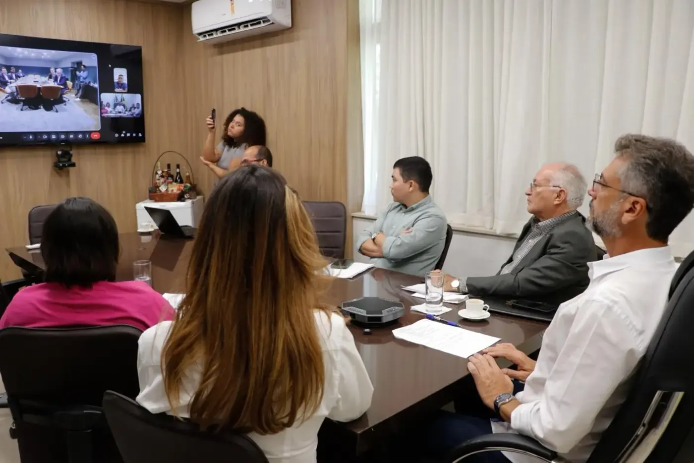 Em videoconferência com investidores, governador Clécio anuncia retomada da atividade mineral no Amapá