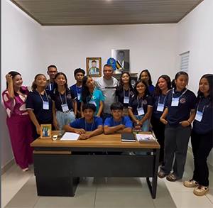 Prefeito Ary Duarte recebe estudantes e aproxima juventude da gestão municipal