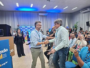 Prefeito Júnior Leite destaca compromisso com o fortalecimento da gestão municipal durante participação no Conexão CNM