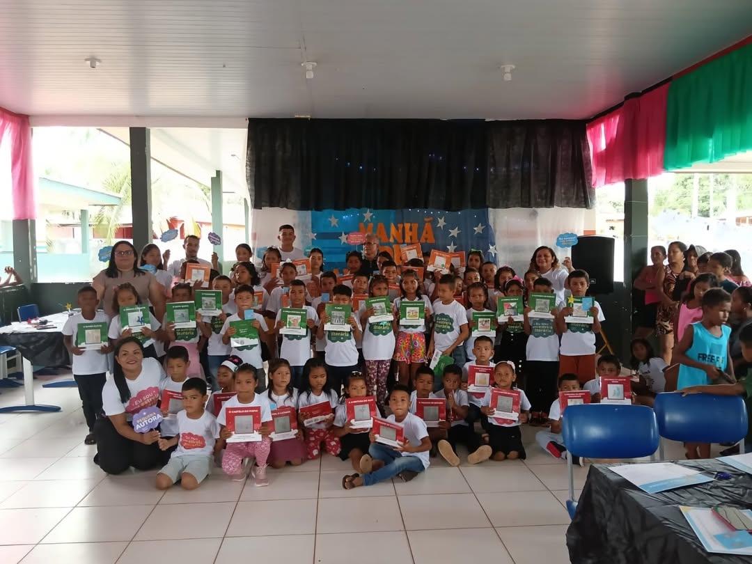 Projeto literário transforma alunos em autores em escola de Tartarugalzinho