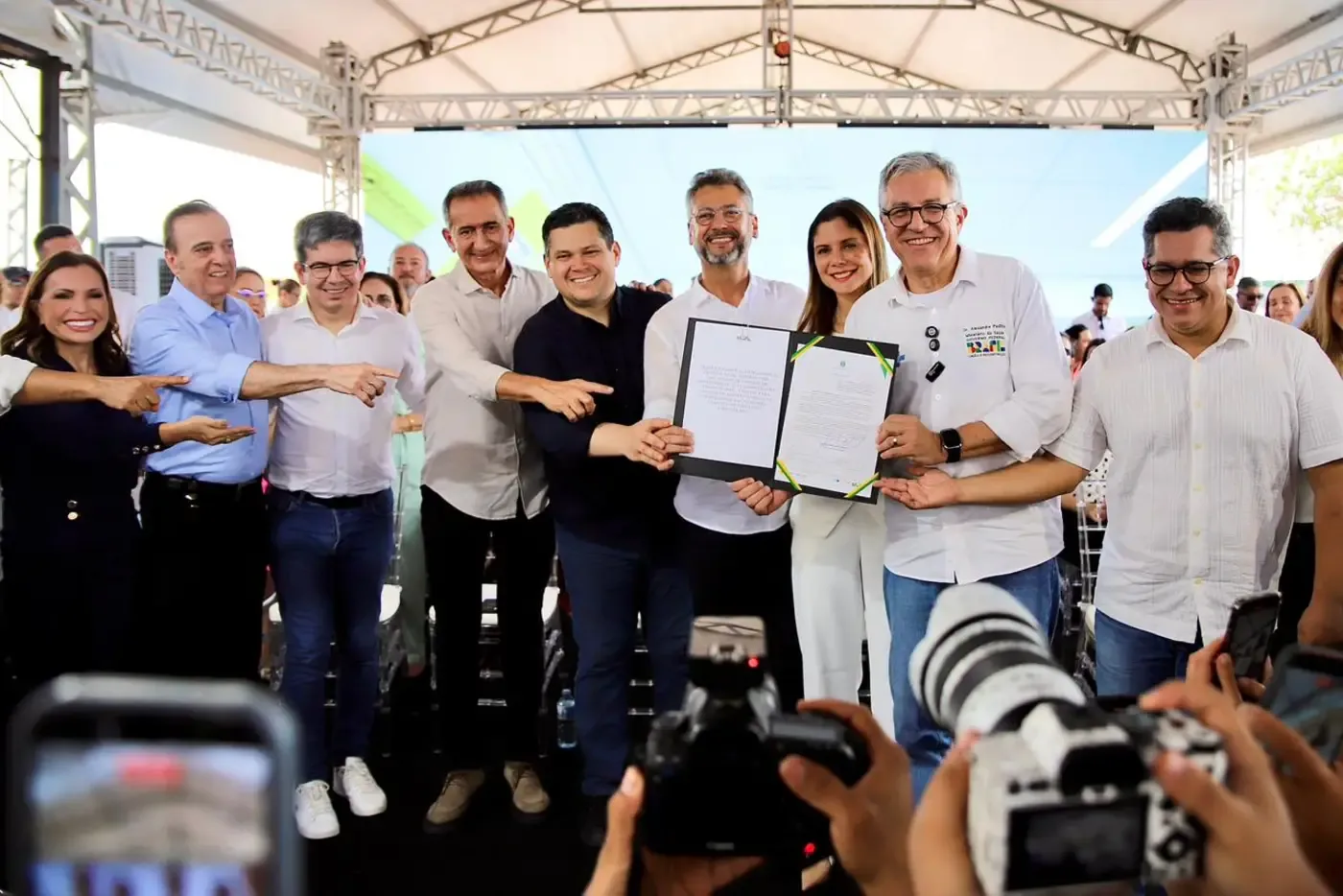 'Revolução da saúde e da esperança, com o amor como parte do tratamento', destaca Clécio Luís ao entregar o 1º Centro de Radioterapia do Amapá