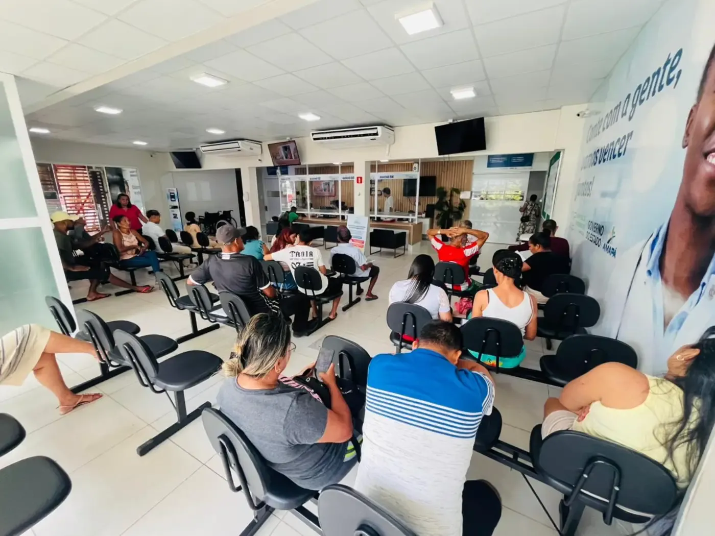 Alta procura por atendimentos de baixa complexidade provoca superlotação no Hospital de Emergência de Macapá