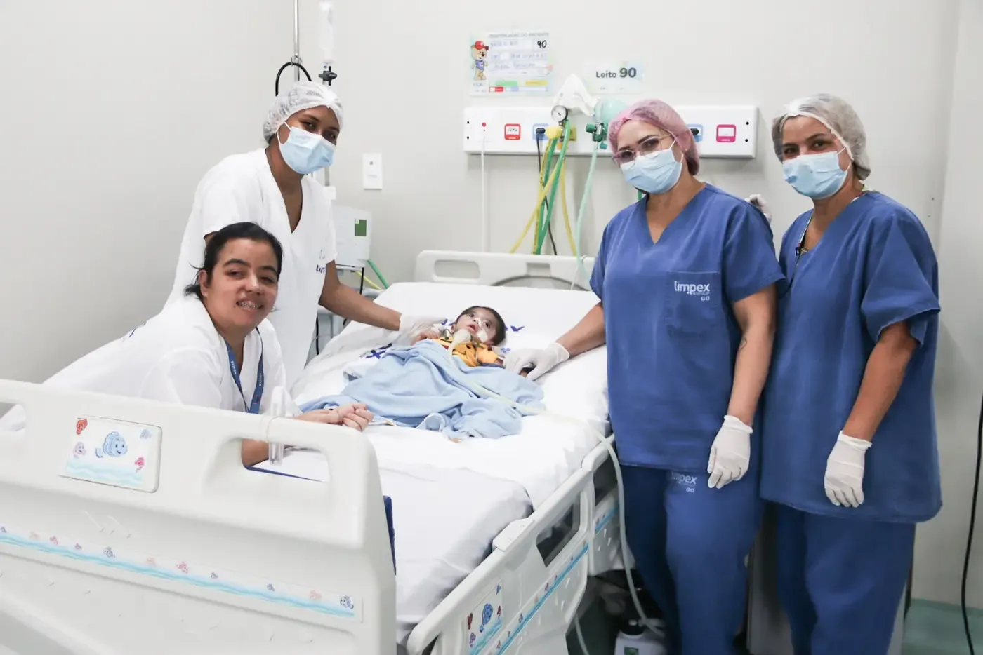 Após 11 meses internado, Jorge recebe alta no HCA e mãe destaca cuidado e acolhimento da equipe