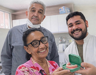 Prefeitura de Cutias entrega próteses dentárias e reforça atenção à saúde bucal em 2026