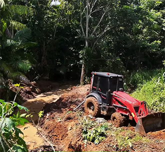 Prefeitura de Porto Grande intensifica limpeza de canal para prevenir alagamentos no período chuvoso