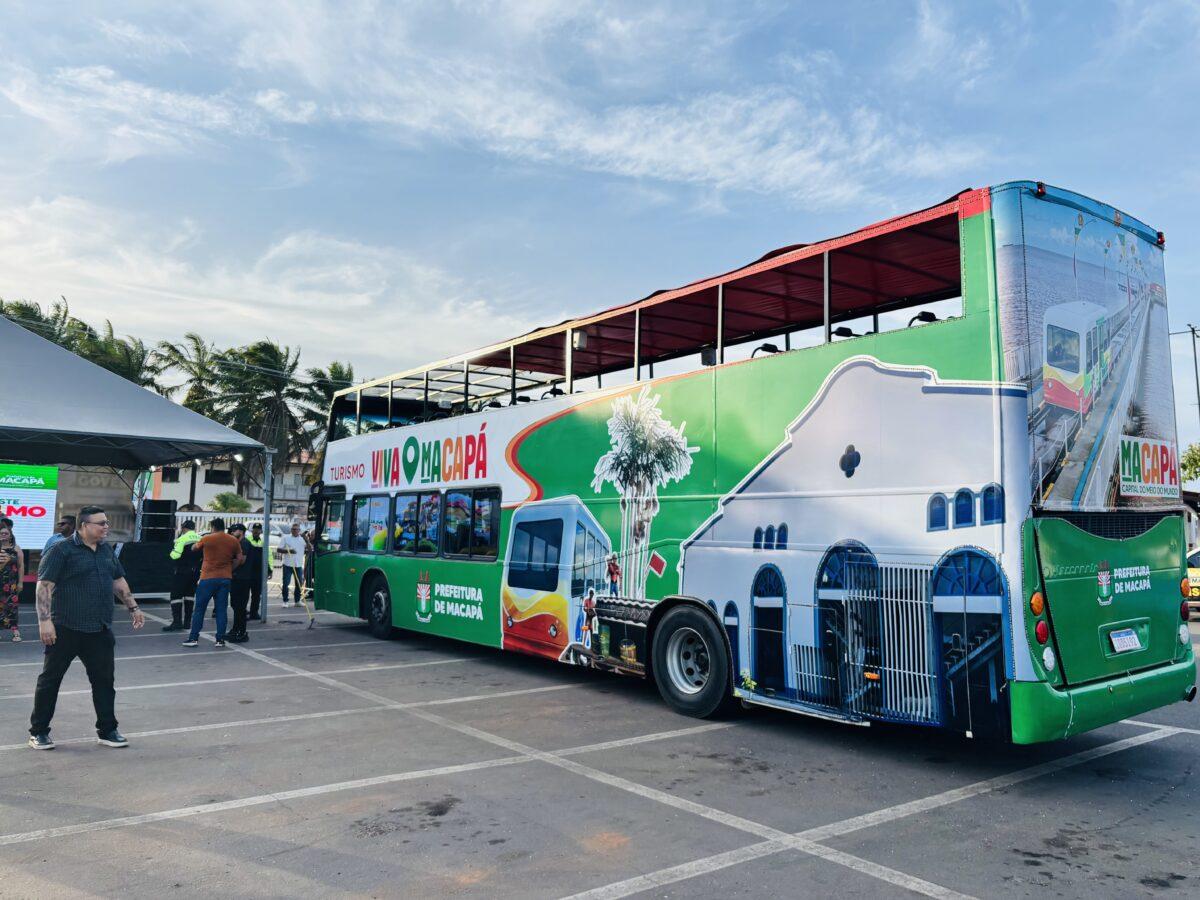 Prefeitura entrega ônibus turístico e anuncia atrações do Orla Folia 2026