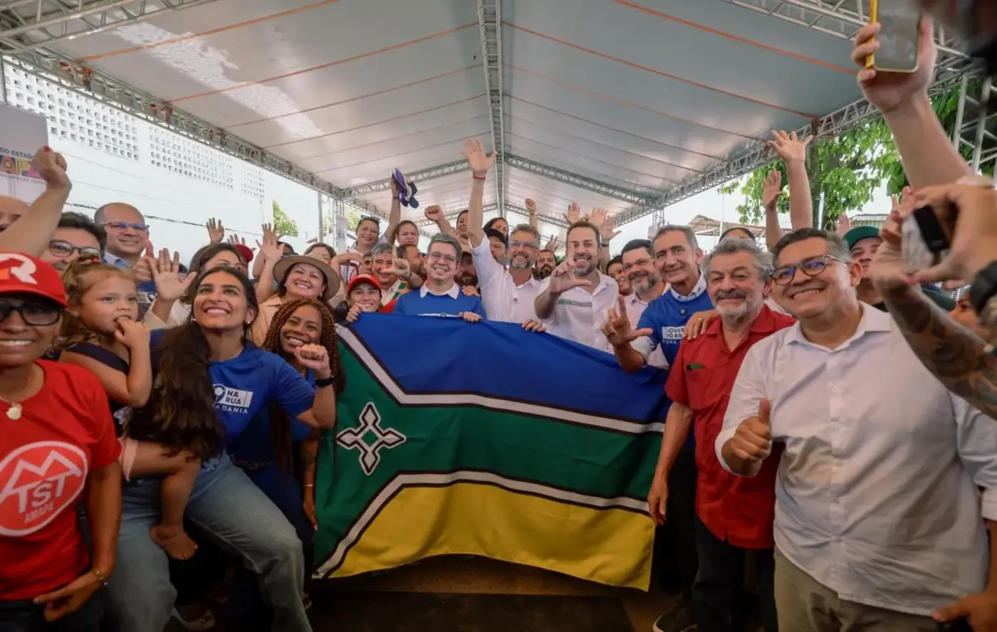 'Serviço que chega e transforma a vida das pessoas', afirma governador Clécio na abertura do programa 'Brasil na Rua', na Zona Norte de Macapá
